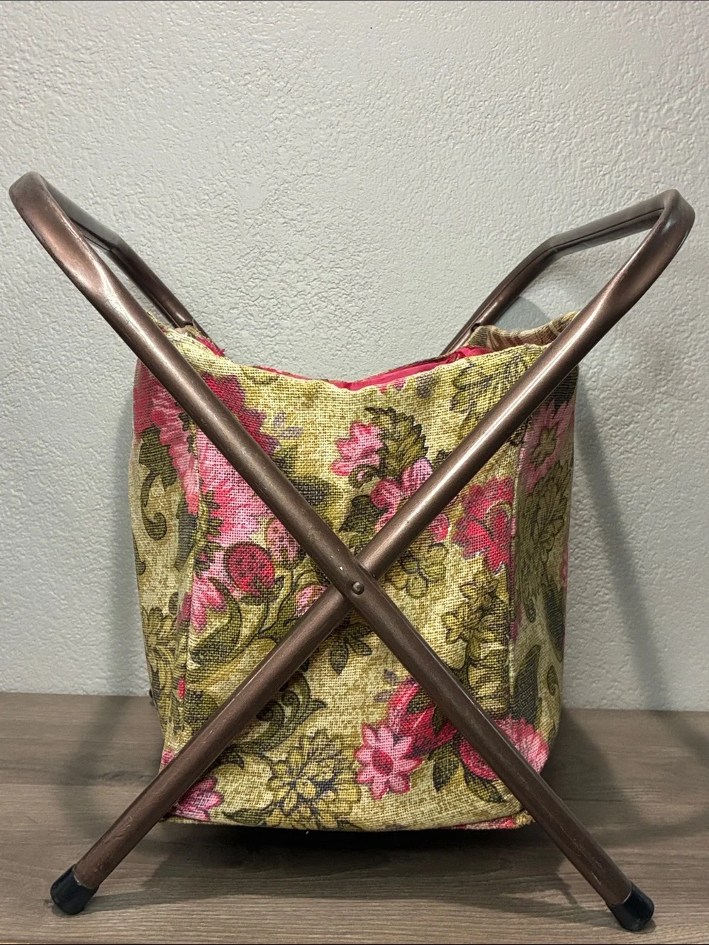 Vintage Cottagecore Foldable Sewing Knitting Magazine Caddy